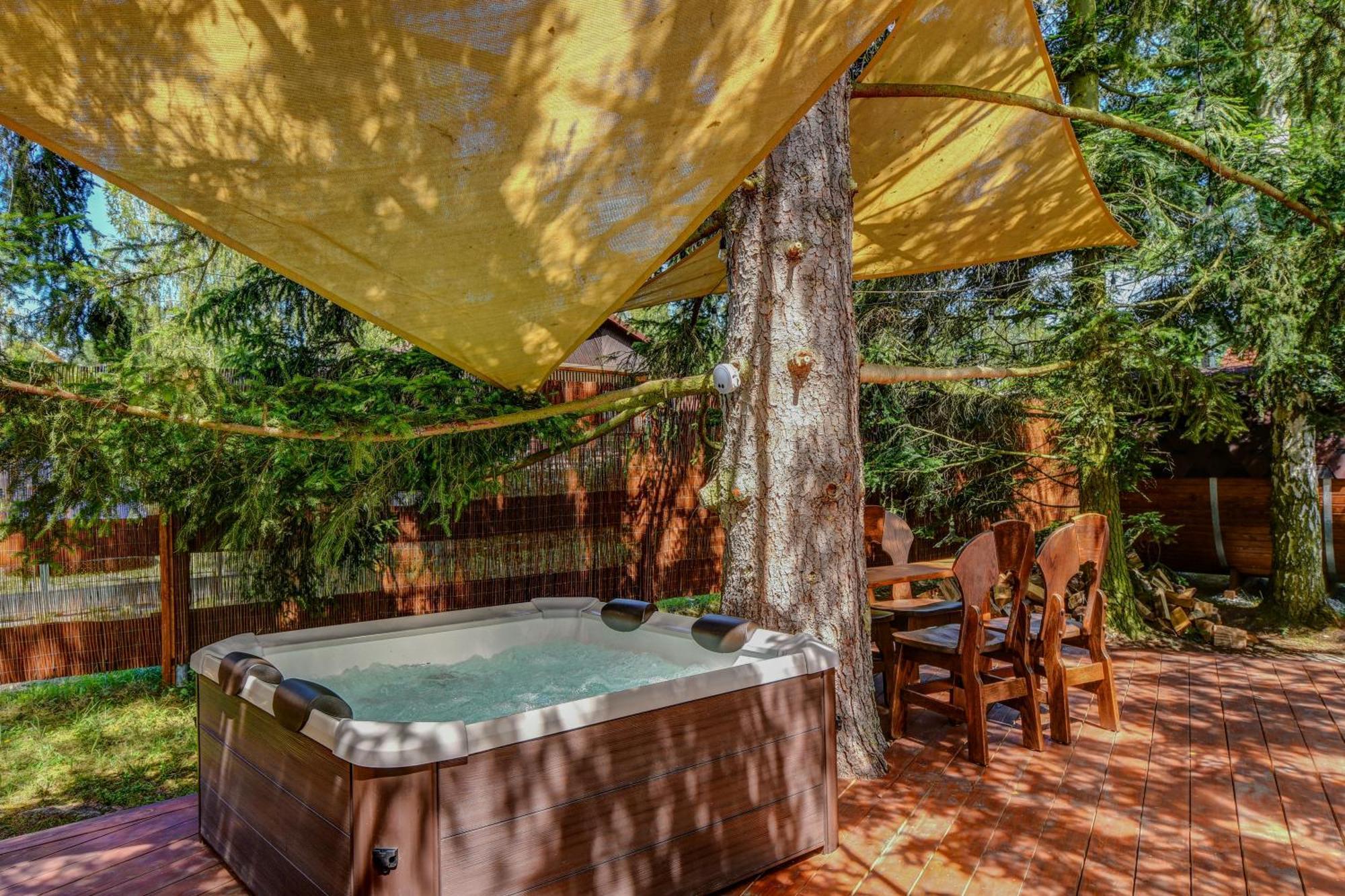 Hotel Tiche Misto Glamping Slapy  Esterno foto